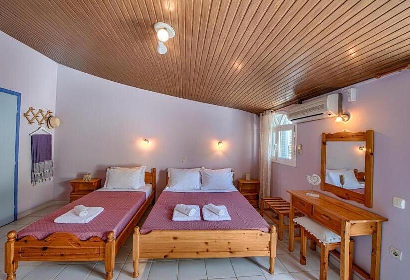اتاق ساده سه‌ نفره, Anemos Studios & Apartments