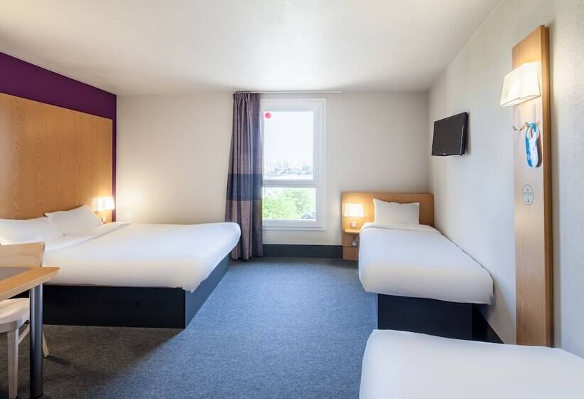 اتاق استاندارد چهار تخته, B&b Hotel Clermont Ferrand Nord Riom