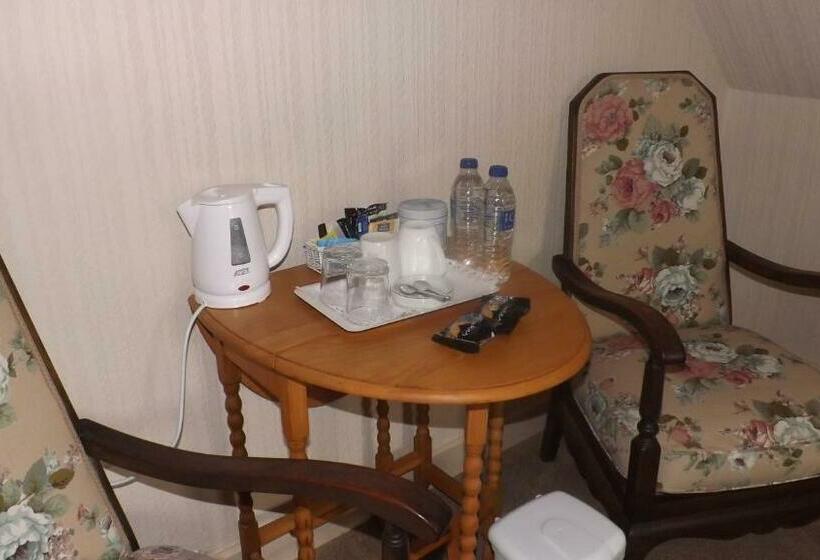 חדר סטנדרט עם מיטת קינג, Cedar House B&b