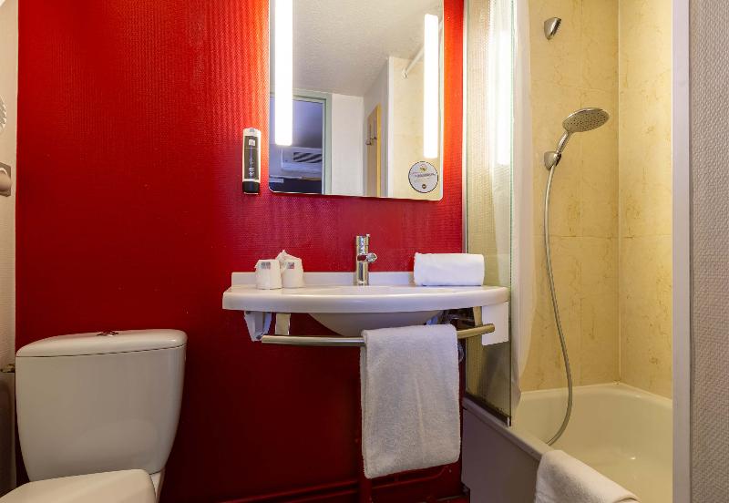 اتاق استاندارد چهار تخته, B&b Hotel Chartres Le Forum