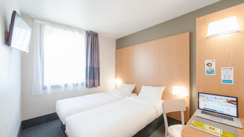 اتاق استاندارد چهار تخته, B&b Hotel Clermont Ferrand Nord Riom