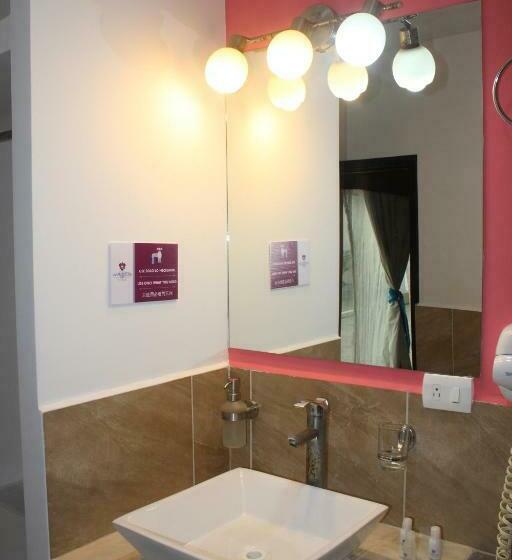 اتاق لوکس با تخت بزرگ, Boutique La Orquidea