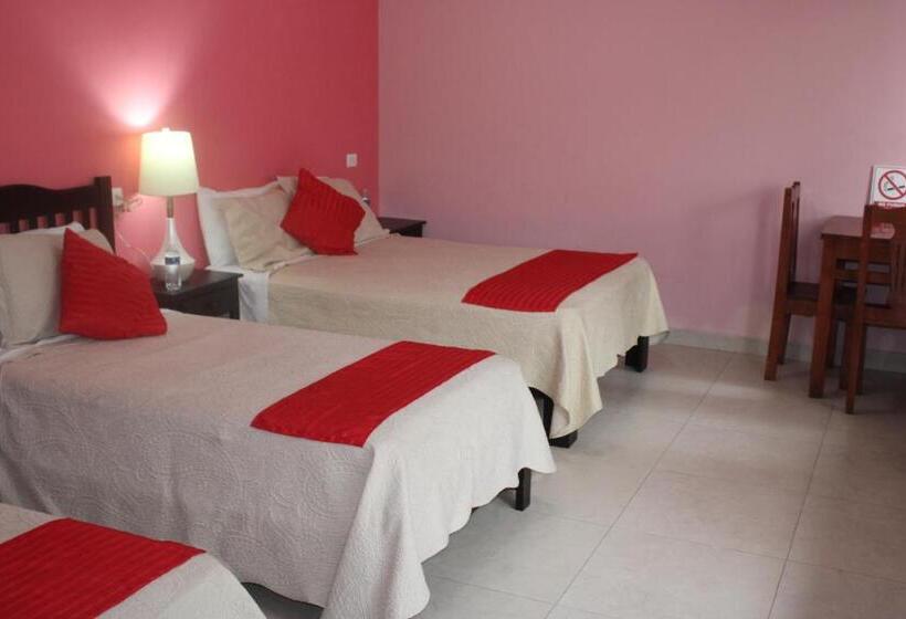 اتاق استاندارد سه نفره, Boutique La Orquidea