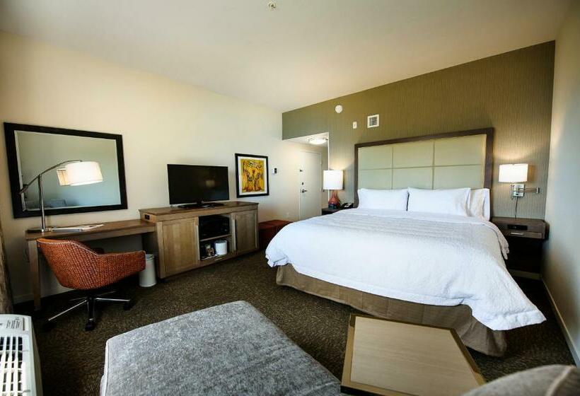 اتاق استاندارد با تخت بزرگ, Hampton Inn & Suites By Hilton Truro