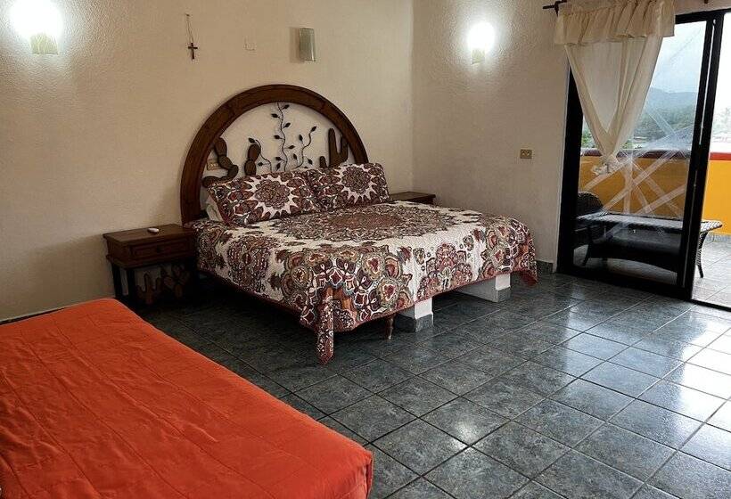 سوییت, Joya Del Mar