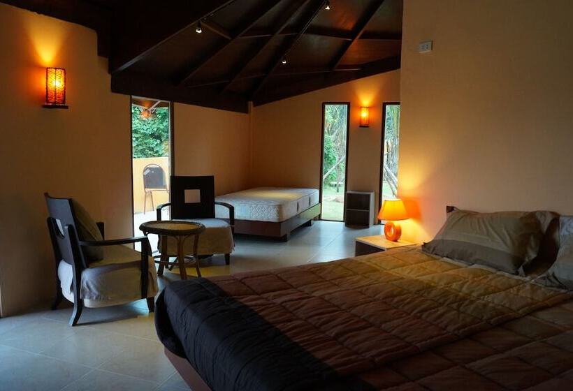 اتاق خانوادگی, Relax Eco Life Center   Khao Lak