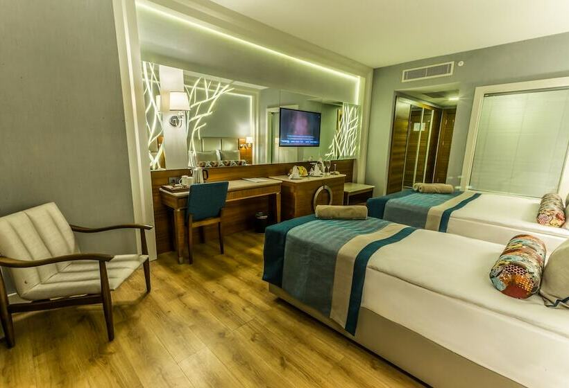 اتاق خانوادگی, Sensitive Premium Resort & Spa
