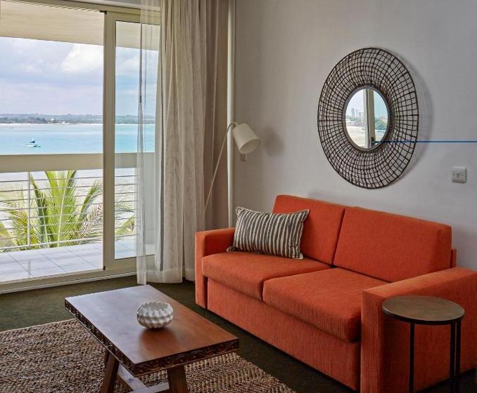 Executive Suite Sea View, Slipway