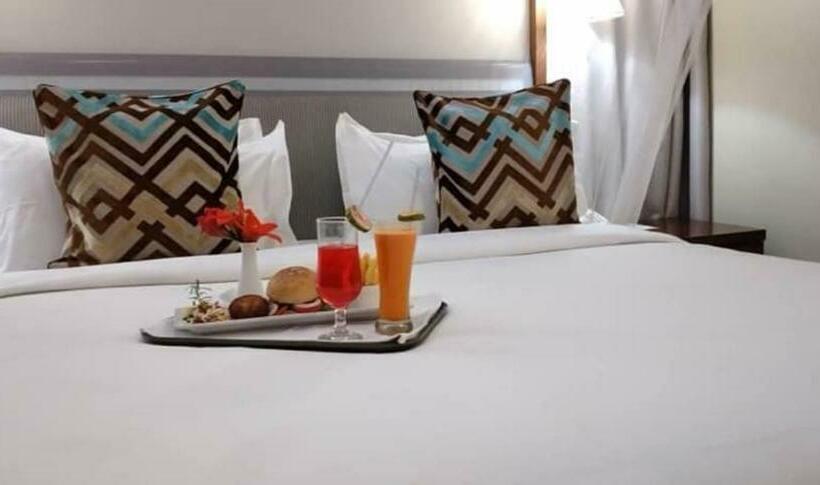 سوییت, Serendib Suites And Conference Center