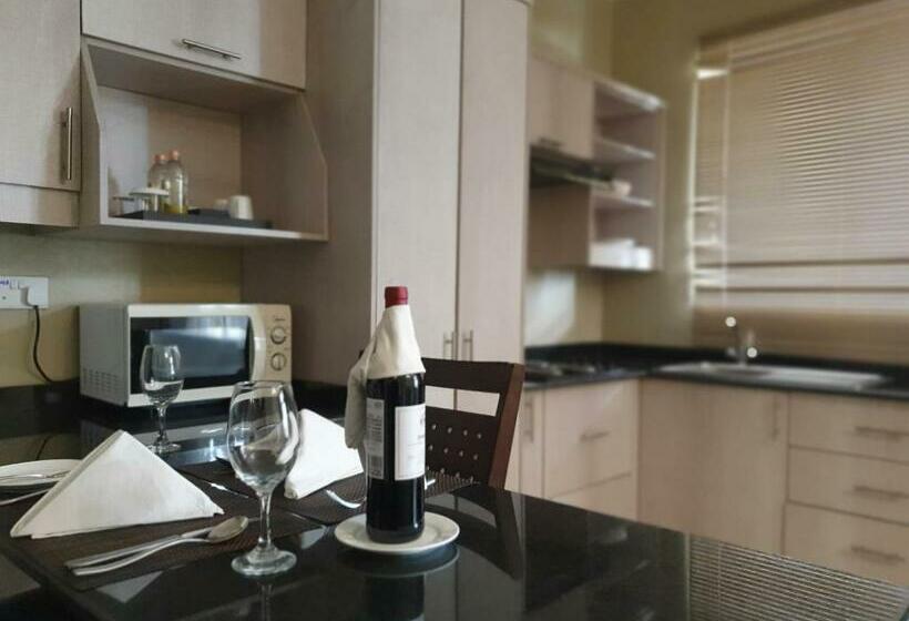 سوییت, Serendib Suites And Conference Center