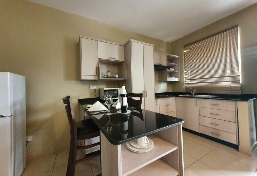 سوییت, Serendib Suites And Conference Center