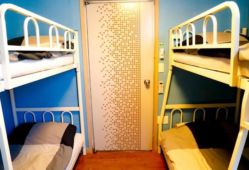تختخواب در اتاق مشترک, Busan Sukbak Dot Com Guesthouse