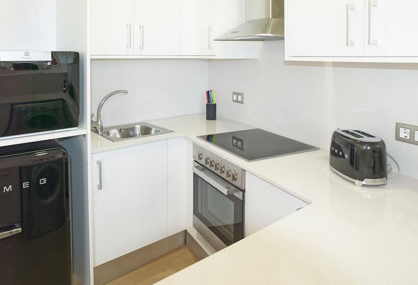 آپارتمان سوپریور 2 خوابه, Apartments Hostemplo Suites