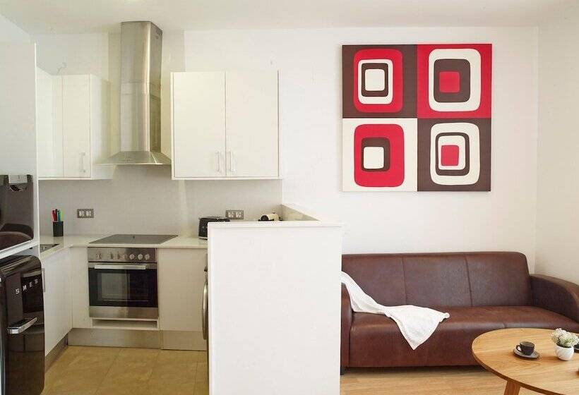 آپارتمان سوپریور 2 خوابه, Apartments Hostemplo Suites