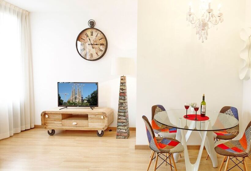 آپارتمان سوپریور 2 خوابه, Apartments Hostemplo Suites
