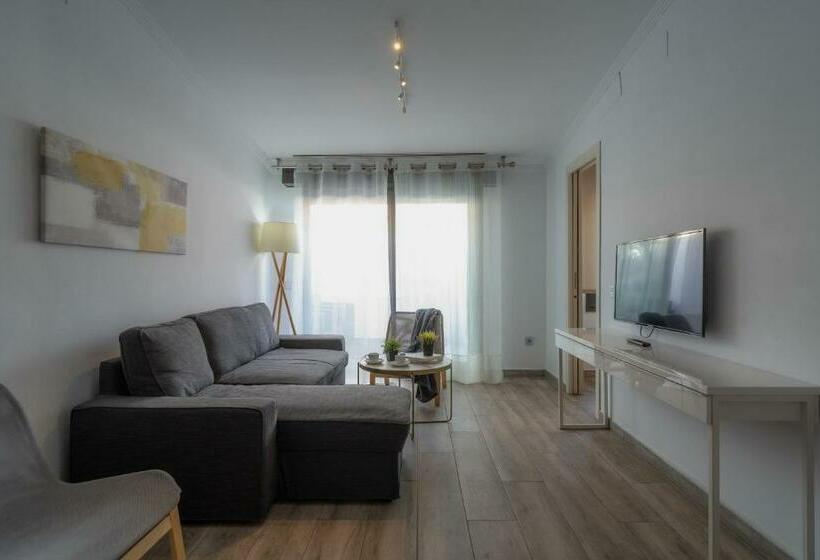 1 Bedroom Penthouse Apartment, Azz Sevilla Torre De La Plata
