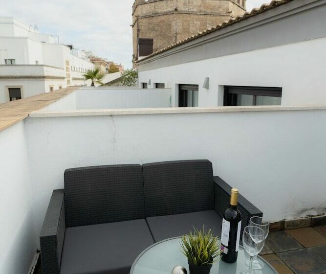 1 Bedroom Penthouse Apartment, Azz Sevilla Torre De La Plata