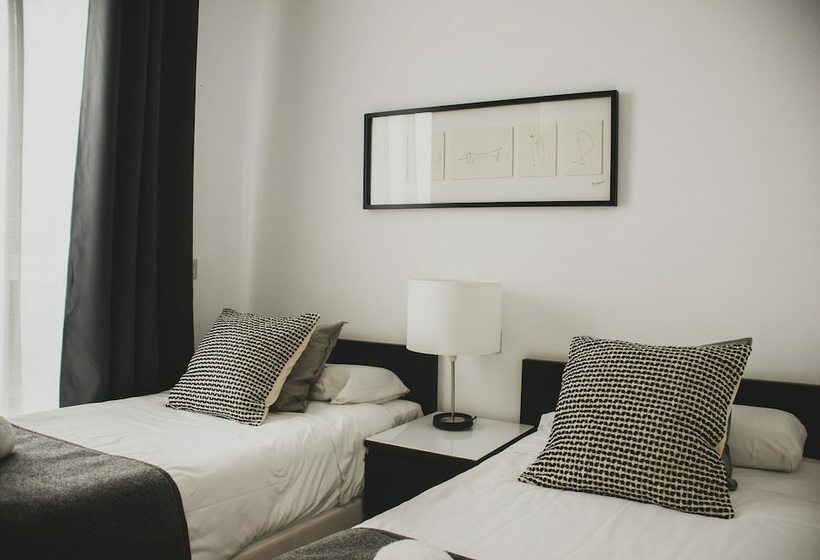 2 Bedroom Premium Apartment, Azz Sevilla Torre De La Plata