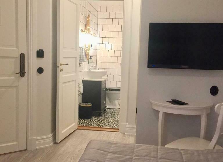 Chambre Standard Individuelle, L Hamngatan 27