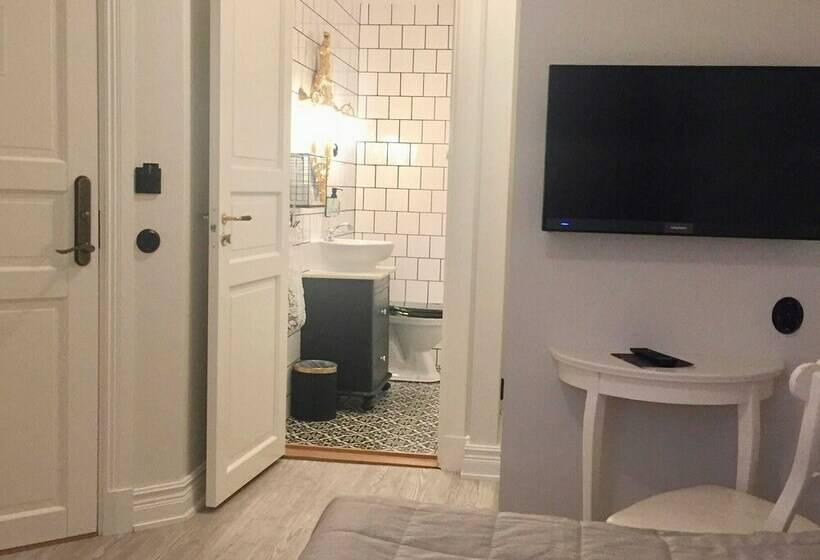 Chambre Standard Individuelle, L Hamngatan 27