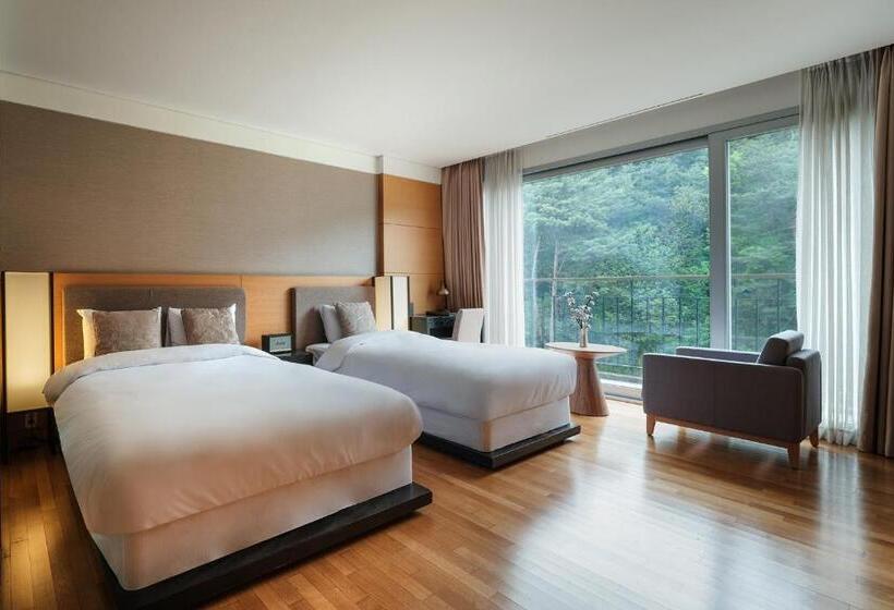 اتاق لوکس, The Suites Hotel Namwon
