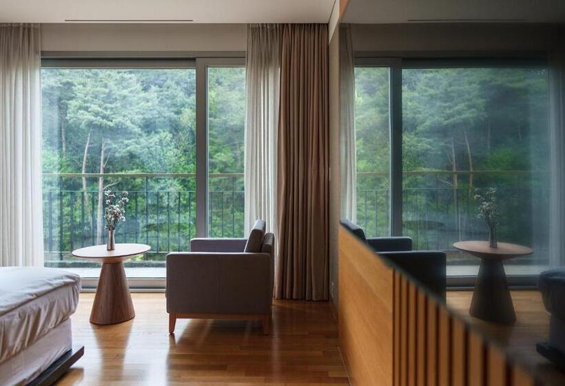 اتاق لوکس, The Suites Hotel Namwon