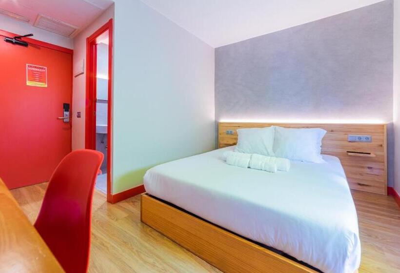 اتاق استاندارد یک نفره, Ok Hostel Madrid