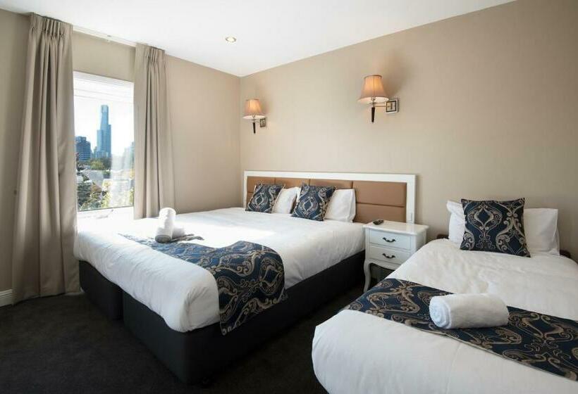 اتاق استاندارد سه نفره, Lily Sands Inn