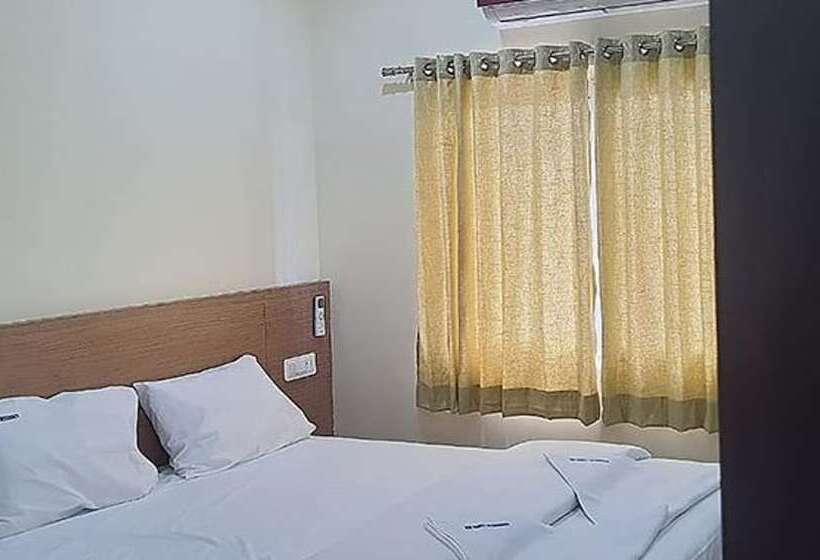 اتاق لوکس, Fabhotel Karthikeya Residency   Tirupati Bus Stand   900m