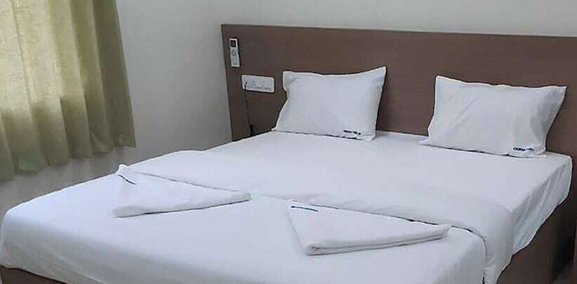 اتاق لوکس, Fabhotel Karthikeya Residency   Tirupati Bus Stand   900m