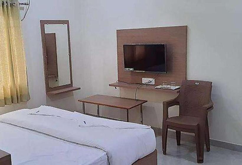 اتاق لوکس, Fabhotel Karthikeya Residency   Tirupati Bus Stand   900m