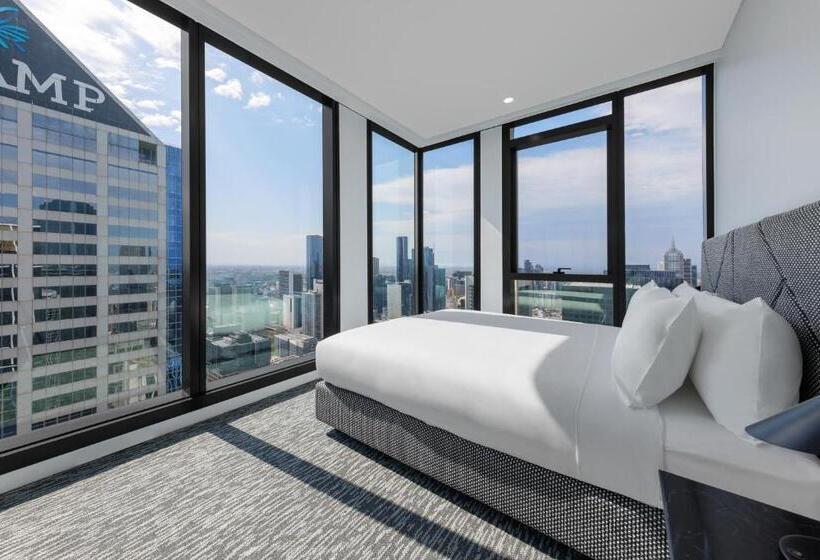 1 Bedroom Penthouse Apartment, Meriton Suites Melbourne