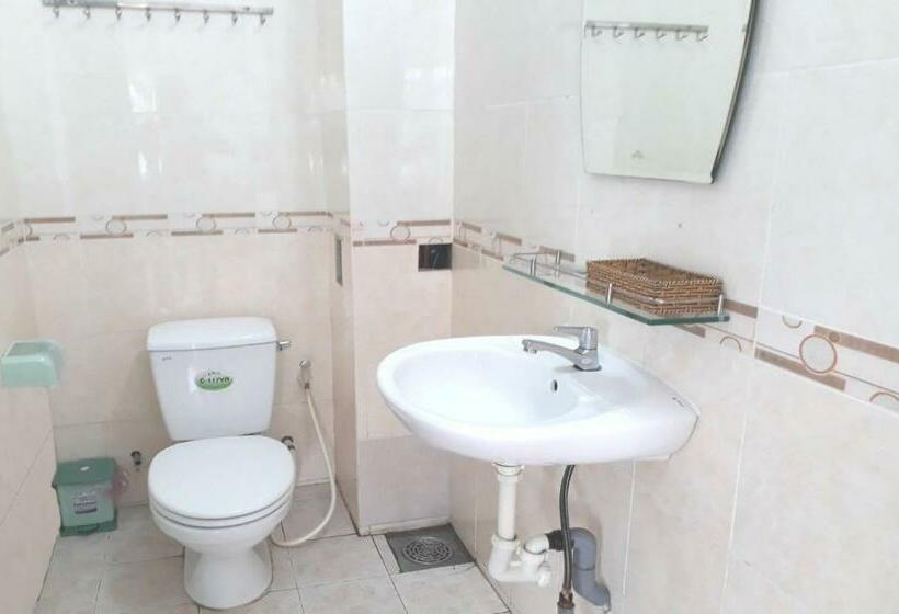 اتاق لوکس با بالکن, Lisa Homestay