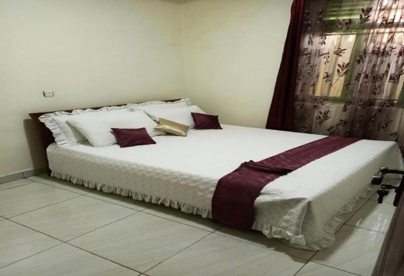 اتاق لوکس با تخت بزرگ, Skylight Motel Kigali Rwanda