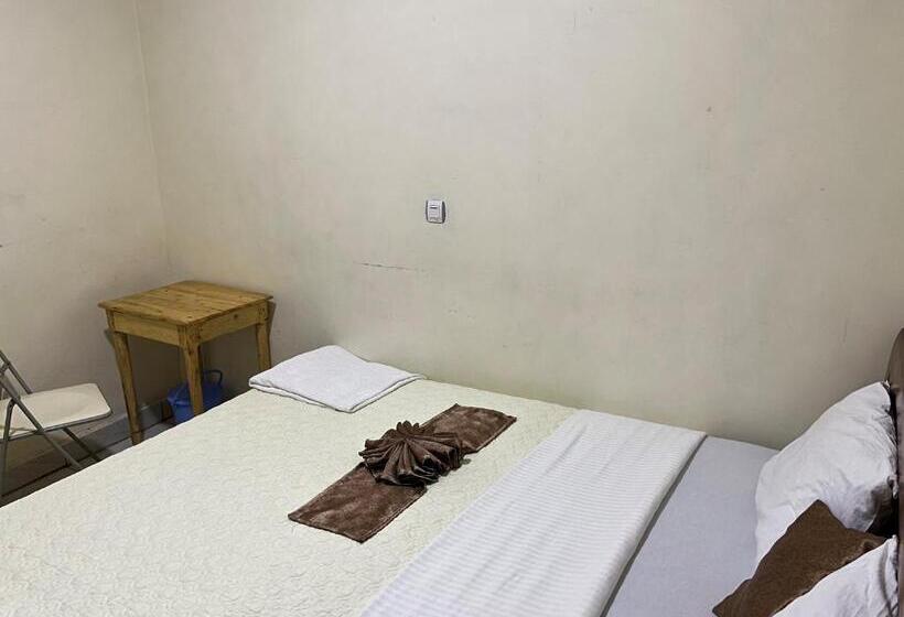 اتاق لوکس با تخت بزرگ, Skylight Motel Kigali Rwanda