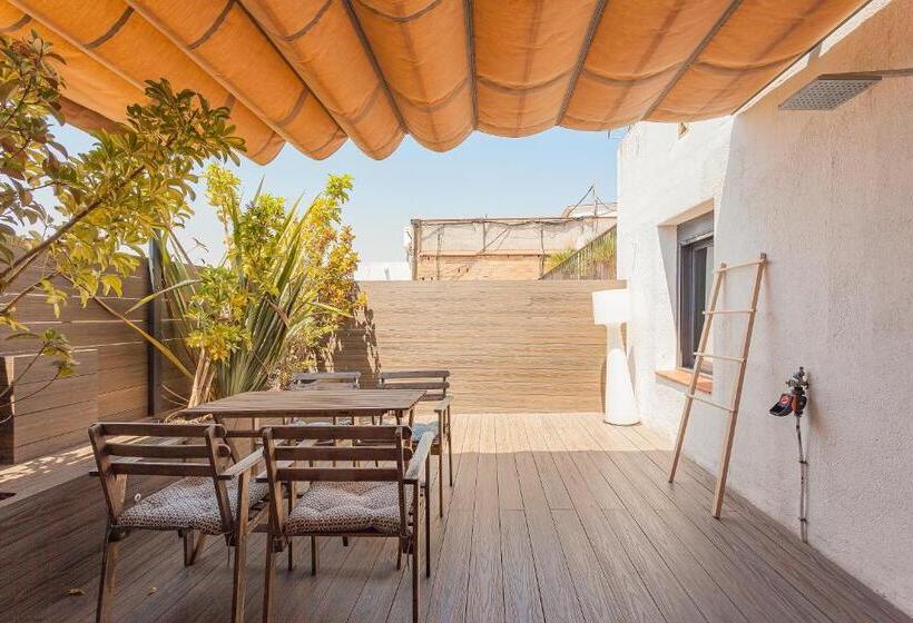 1 Bedroom Penthouse Apartment, Bird House