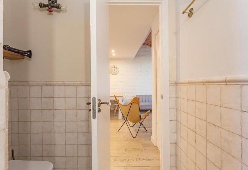 1 Bedroom Penthouse Apartment, Bird House
