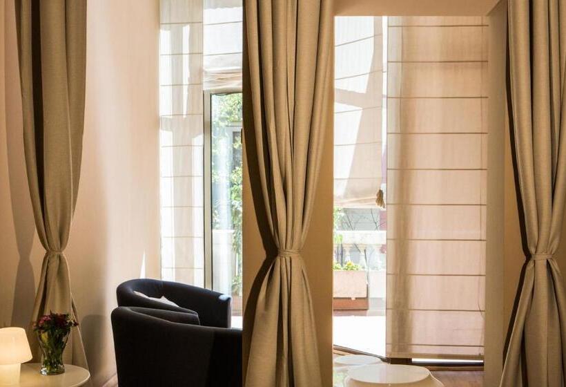 اتاق استاندارد با سرویس بهداشتی مشترک, Born Barcelona Hostel