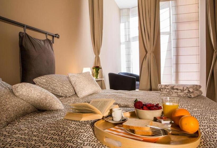 اتاق استاندارد با سرویس بهداشتی مشترک, Born Barcelona Hostel
