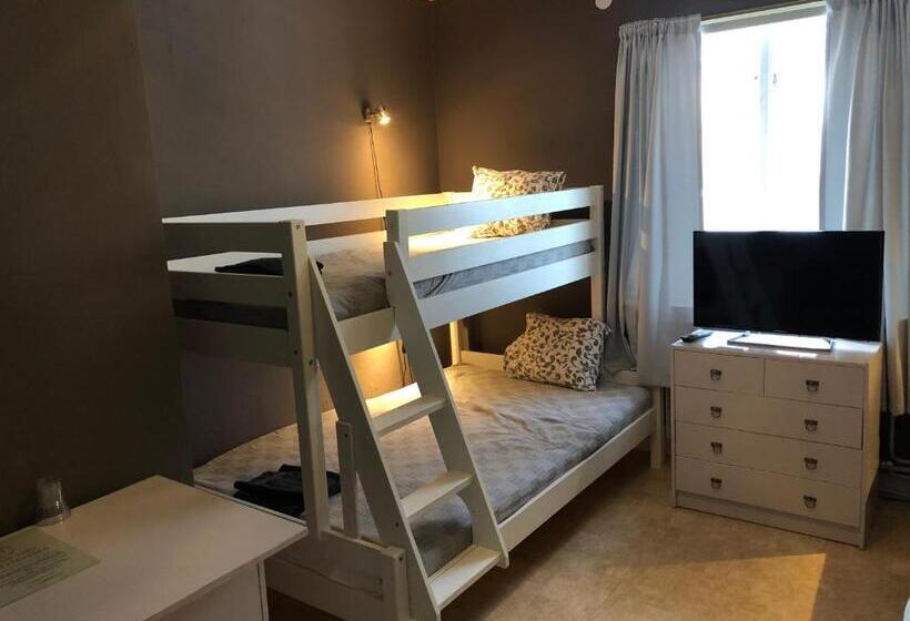 Economy Triple Room, Brunsbo G:a Biskopsgård Hotell & Konferens