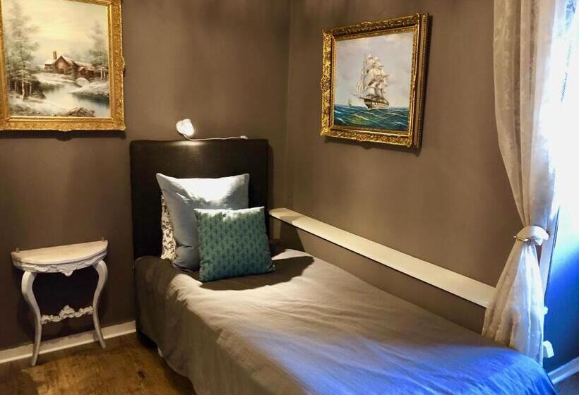 اتاق استاندارد یک نفره, Brunsbo G:a Biskopsgård Hotell & Konferens