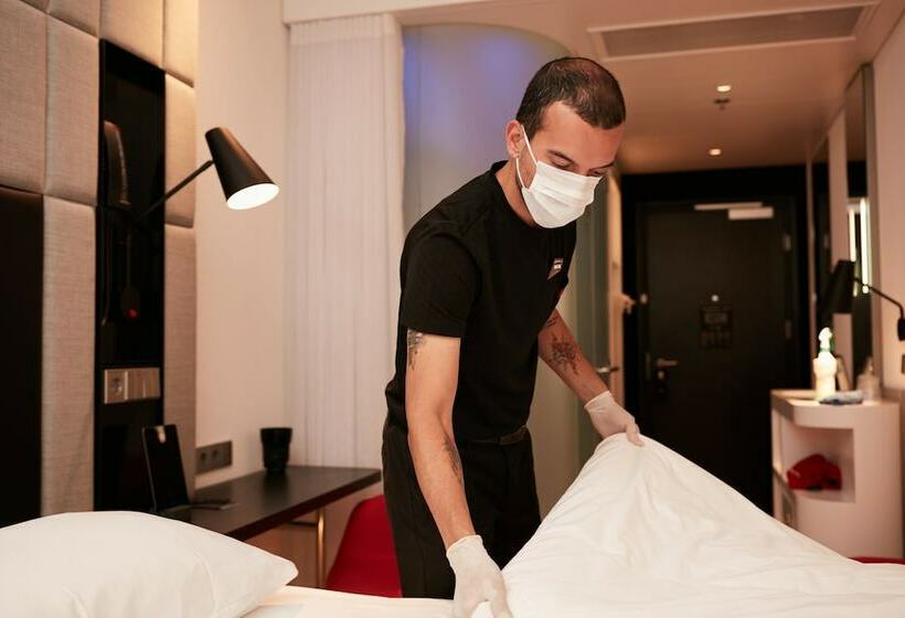 اتاق استاندارد با تخت بزرگ, Citizenm London Shoreditch