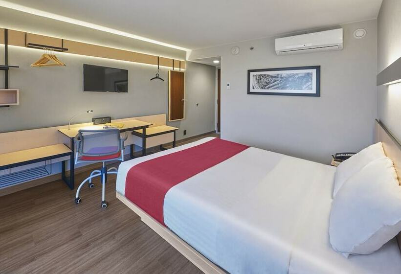 Chambre Standard, City Express Reynosa Aeropuerto