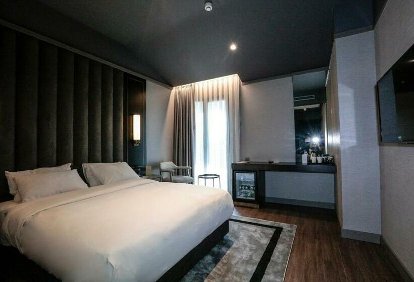 اتاق استاندارد با تخت بزرگ, Doubletree By Hilton Hotel Izmir Airport