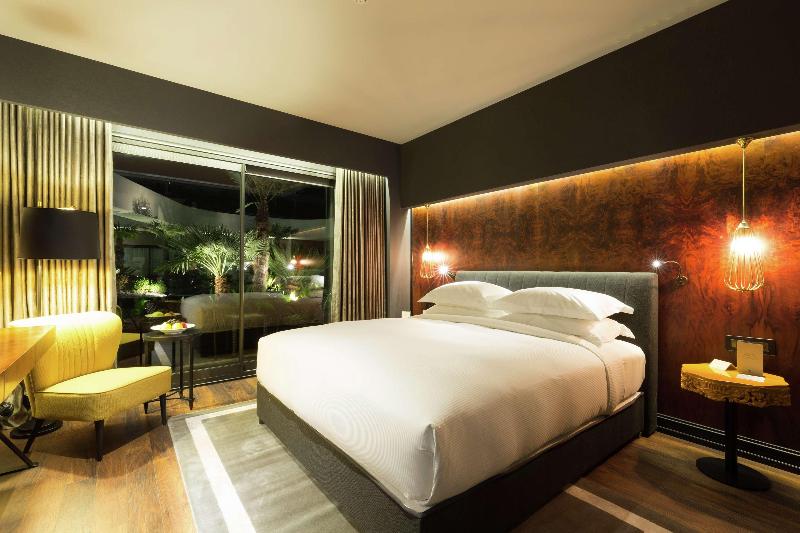 اتاق سوپریور با تخت بزرگ, Doubletree By Hilton Hotel Izmir Airport