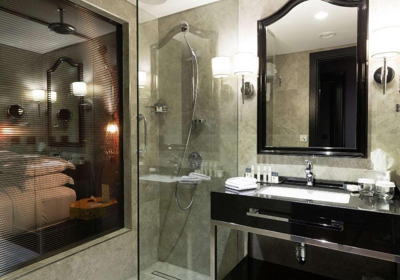اتاق سوپریور با تخت بزرگ, Doubletree By Hilton Hotel Izmir Airport