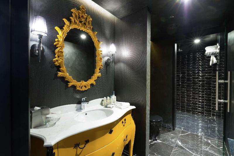 اتاق لوکس با تخت بزرگ, Doubletree By Hilton Hotel Izmir Airport