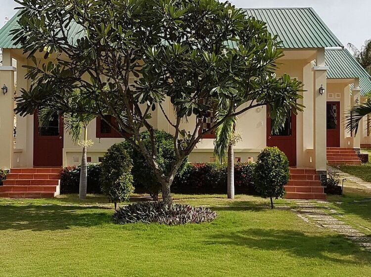 اتاق لوکس سه تخته, Herbal Hotel & Spa