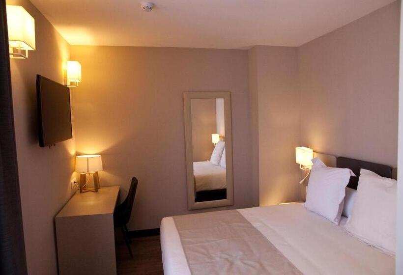 Superior Room with Balcony, May Ramblas