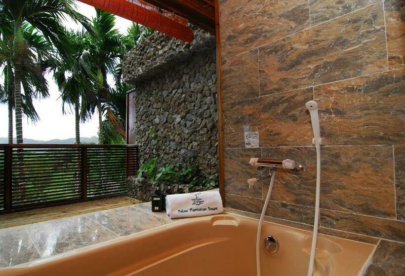 اتاق استاندارد با بالکن, Palau Plantation Resort